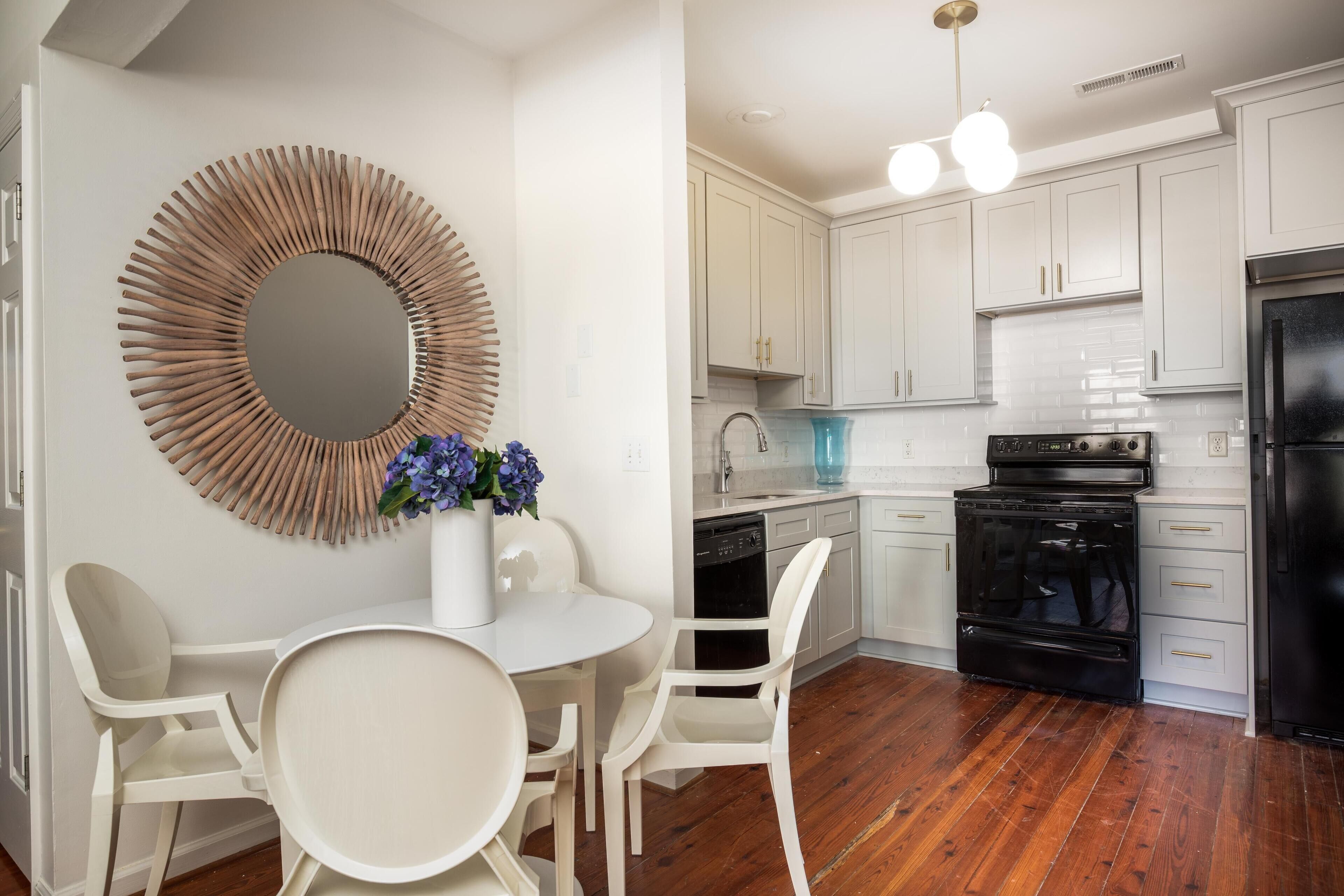 Charming Downtown Charleston 3 Bedroom Home Two Blocks To King St With Parking