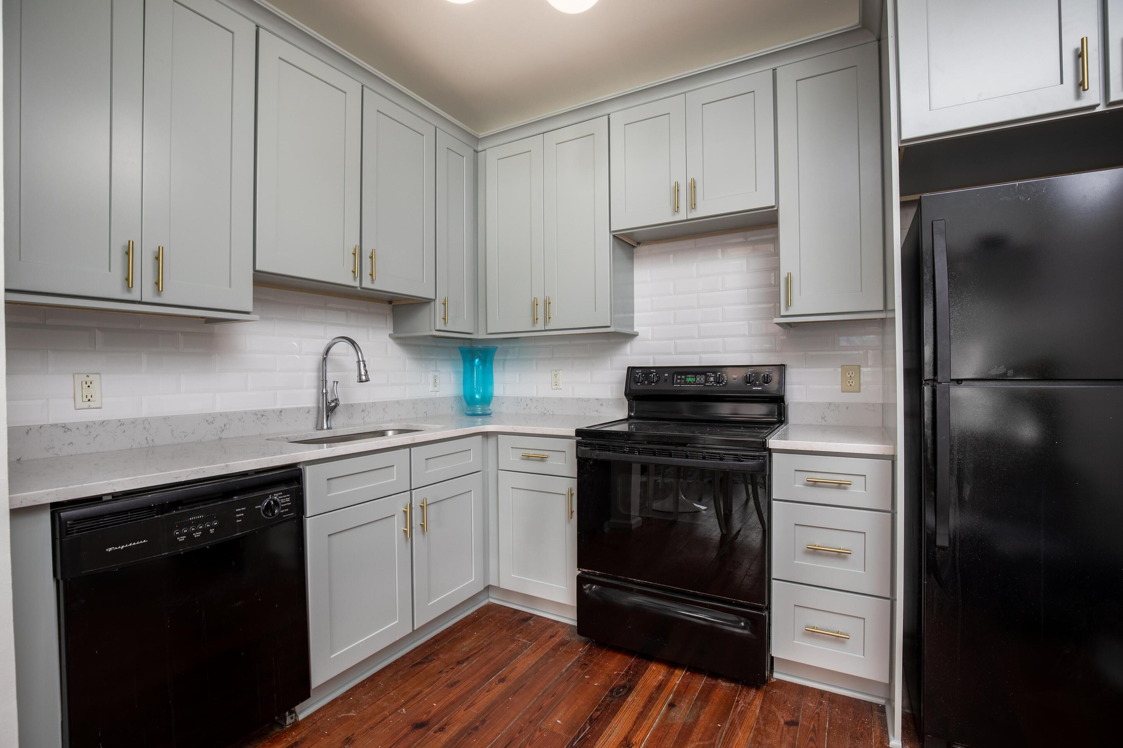 Charming Downtown Charleston 3 Bedroom Home Two Blocks To King St With Parking