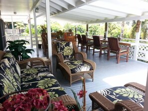 Outdoor dining