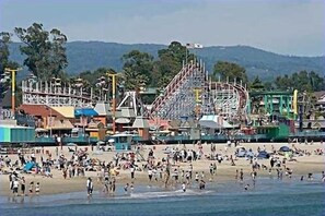 Beach nearby, sun-loungers, beach towels - Bright and Colorful - Family Friendly!  Short walk to the Best Beaches in Town! (Santa Cruz)