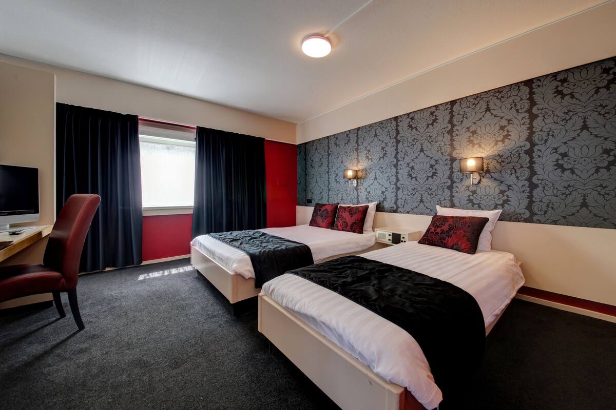 In-room safe, iron/ironing board, free WiFi, wheelchair access