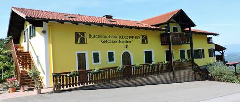 Fachada da propriedade