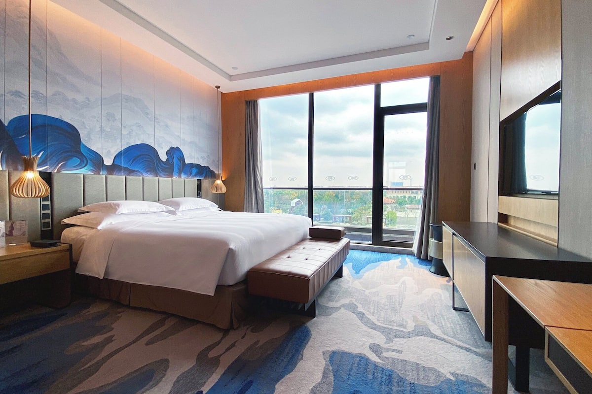 Suite, 1 Bedroom, Pool View