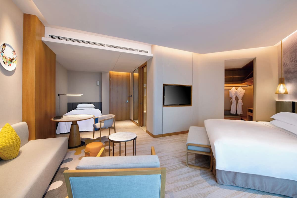 Premium Room, 1 King Bed (Kids)