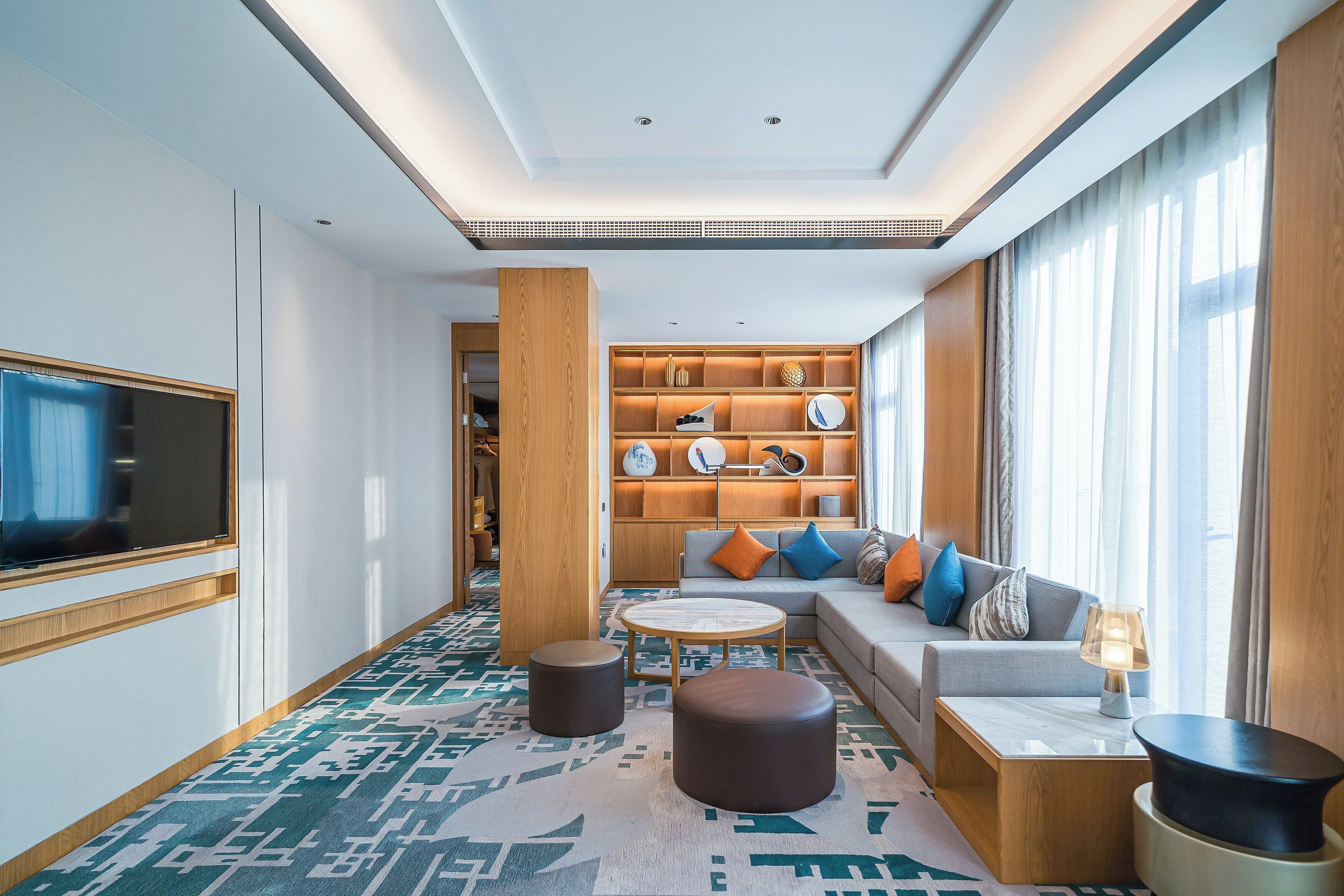 Presidential Suite | Minibar, in-room safe, desk, blackout curtains