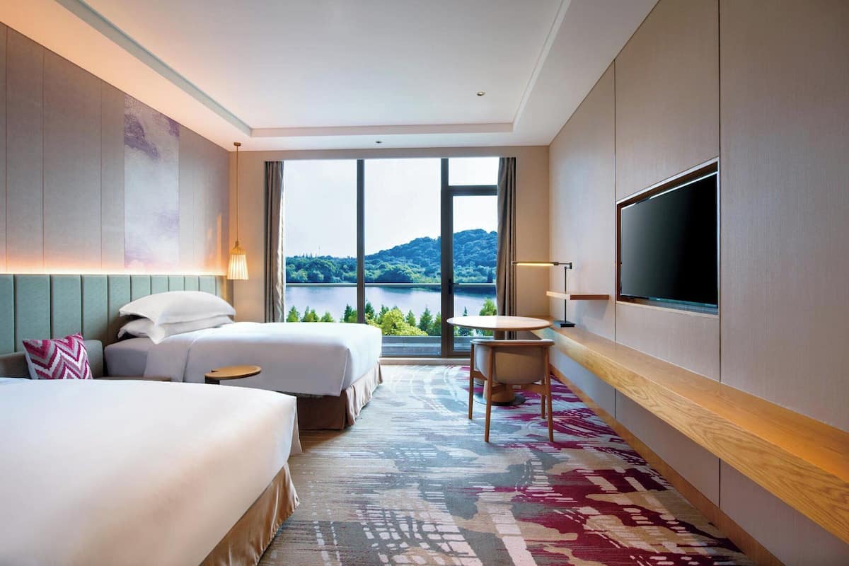 1 bedroom, minibar, in-room safe, desk