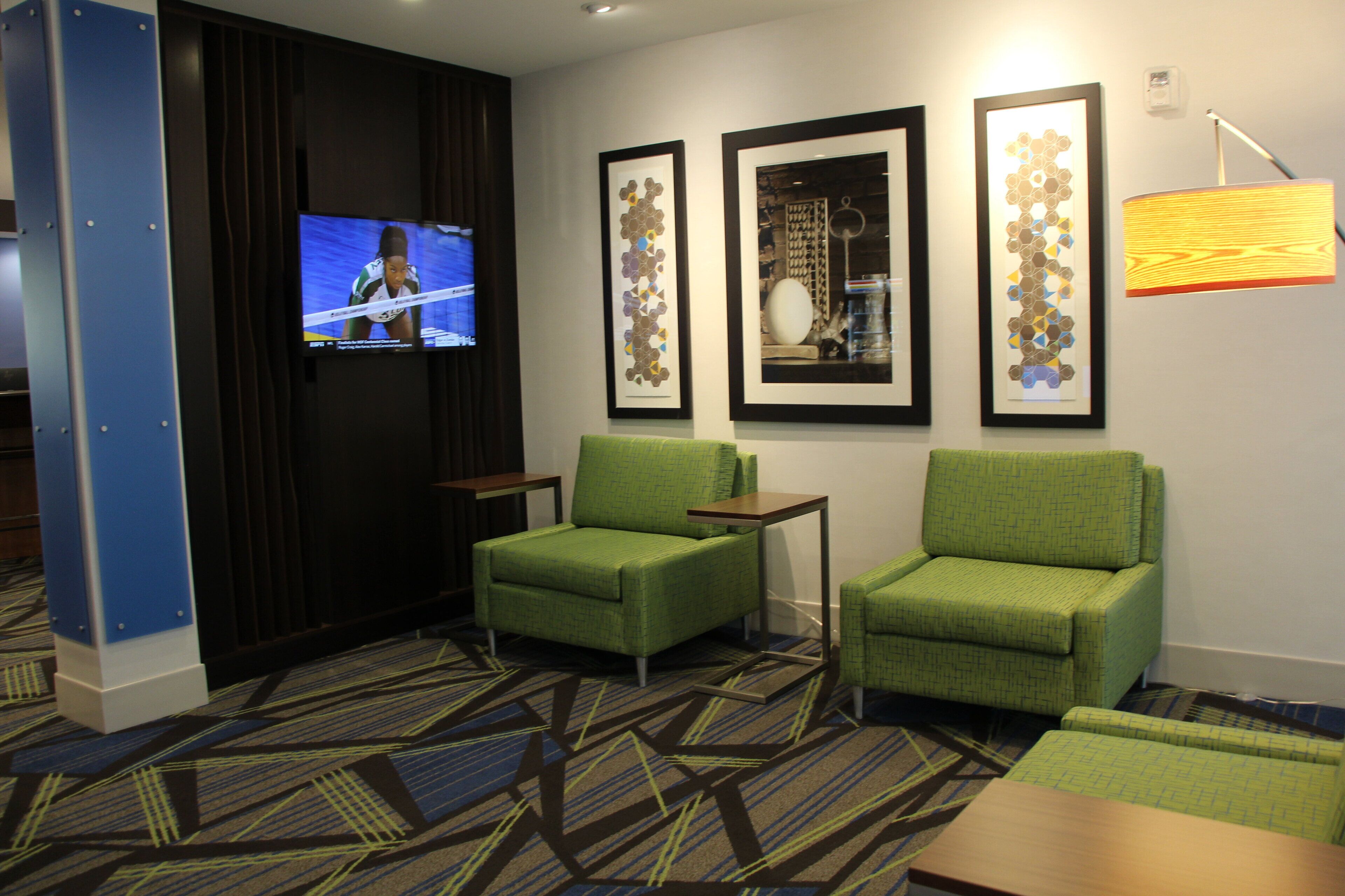 Photo - Holiday Inn Express & Suites - Phoenix - Airport North by IHG