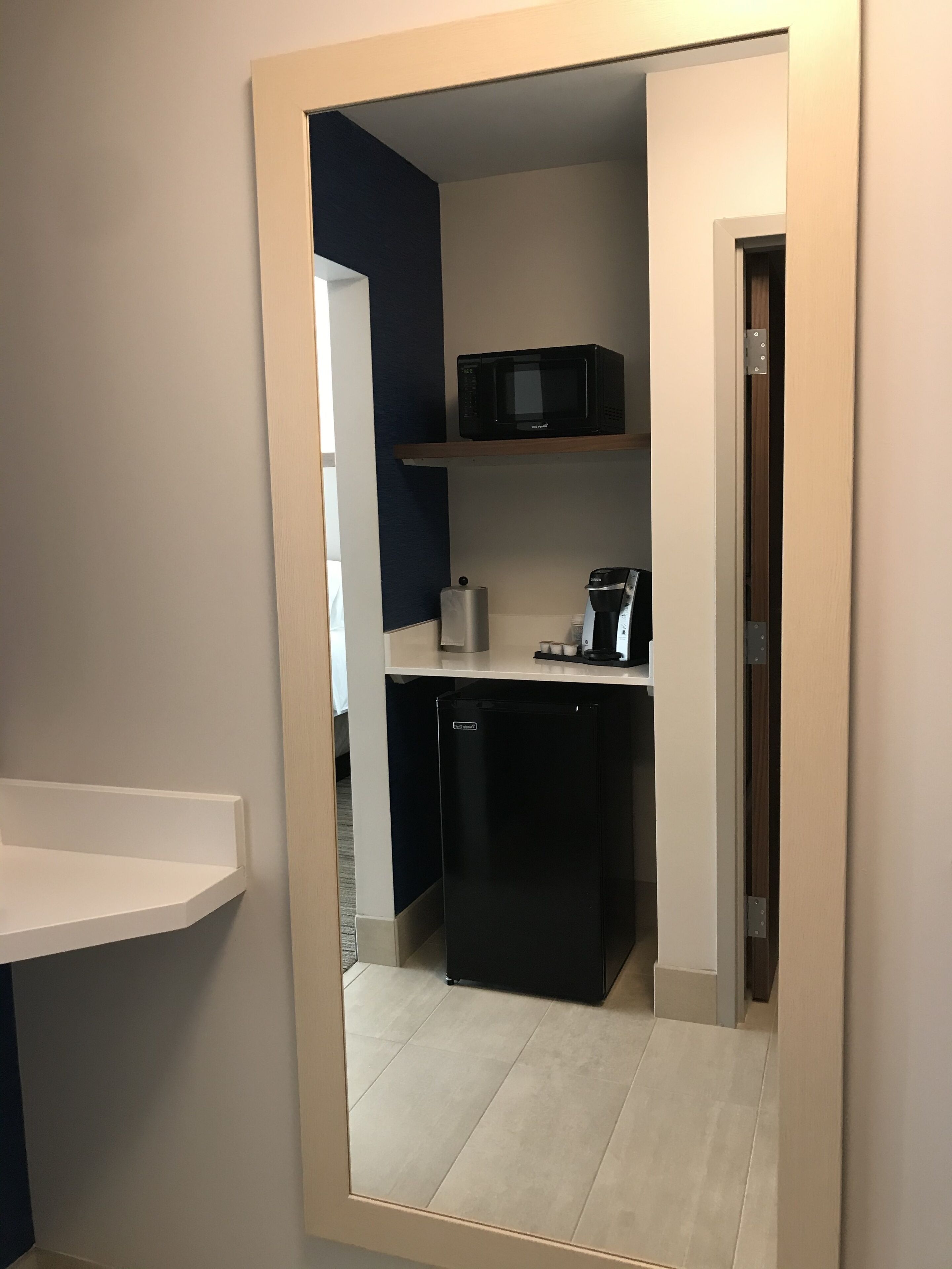 1 bedroom, in-room safe, desk, blackout curtains