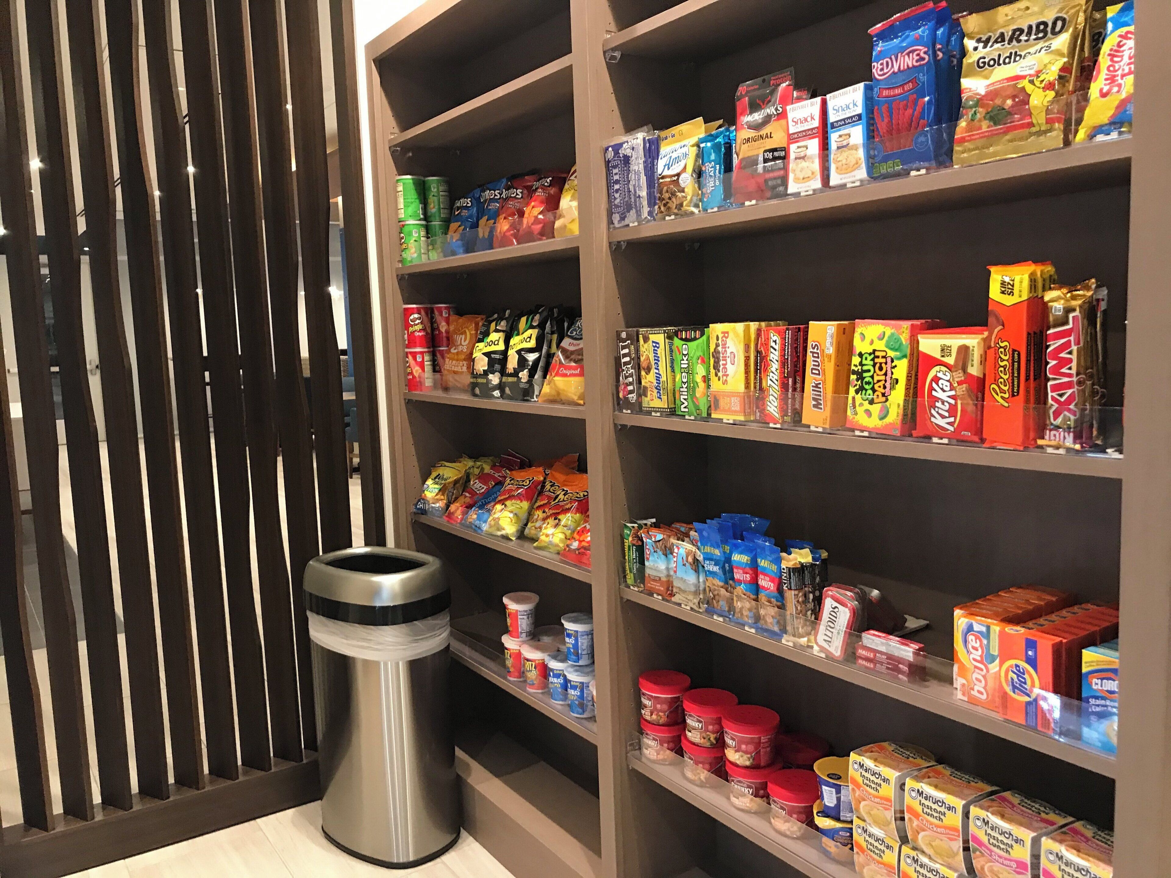 Photo - Holiday Inn Express & Suites Phoenix - Airport North by IHG