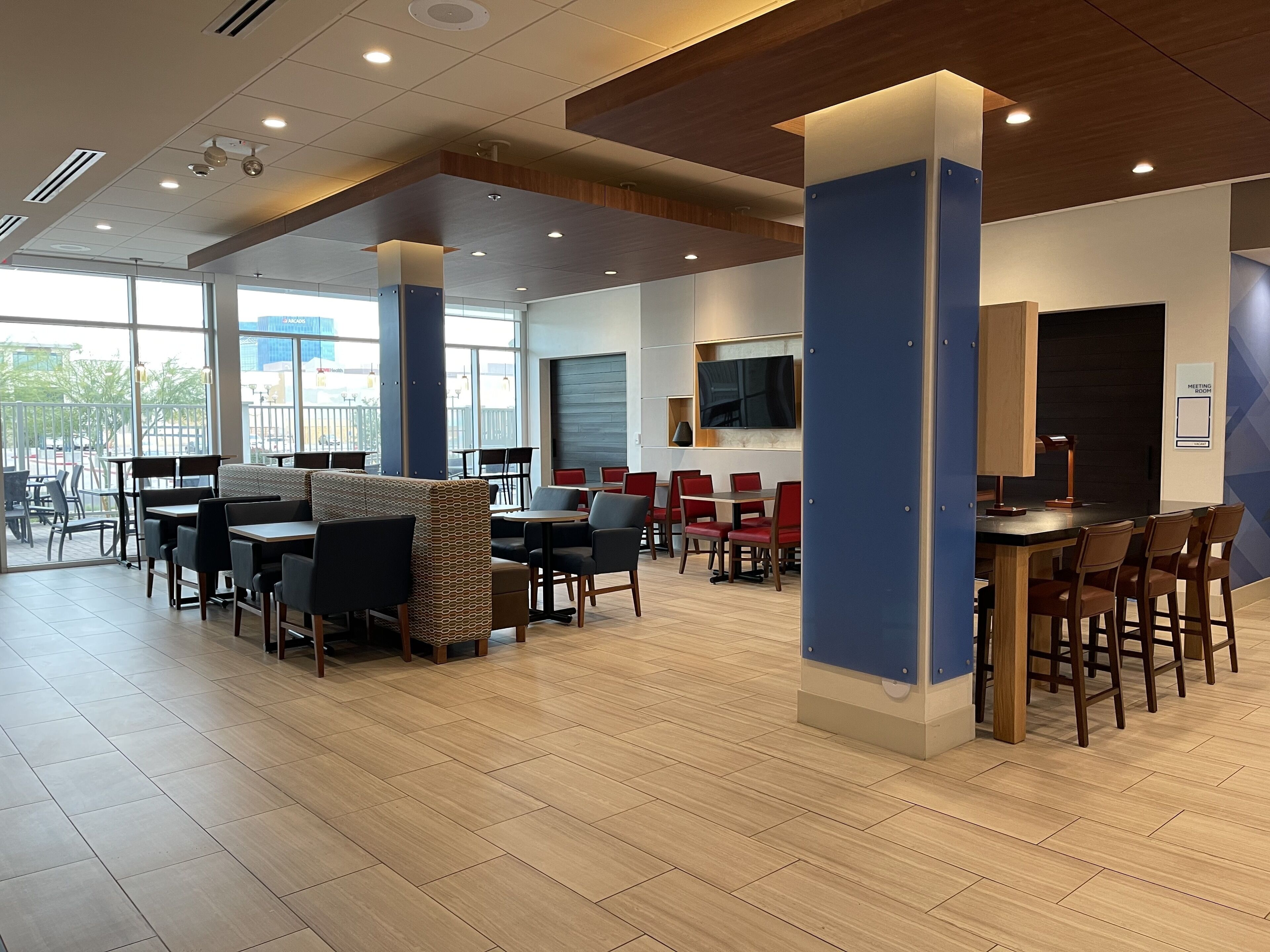 Photo - Holiday Inn Express & Suites Phoenix - Airport North by IHG