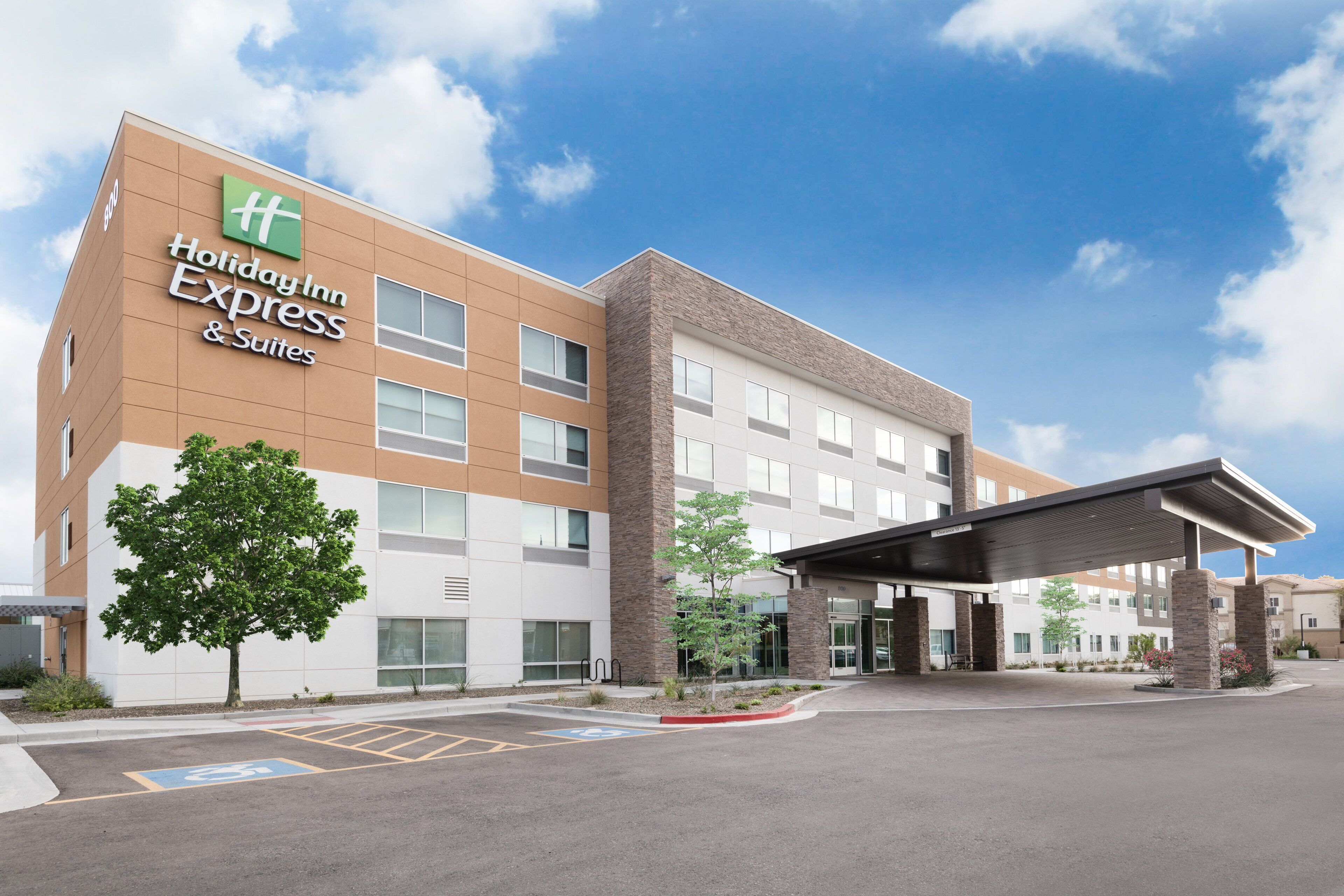 Photo - Holiday Inn Express & Suites - Phoenix - Airport North by IHG