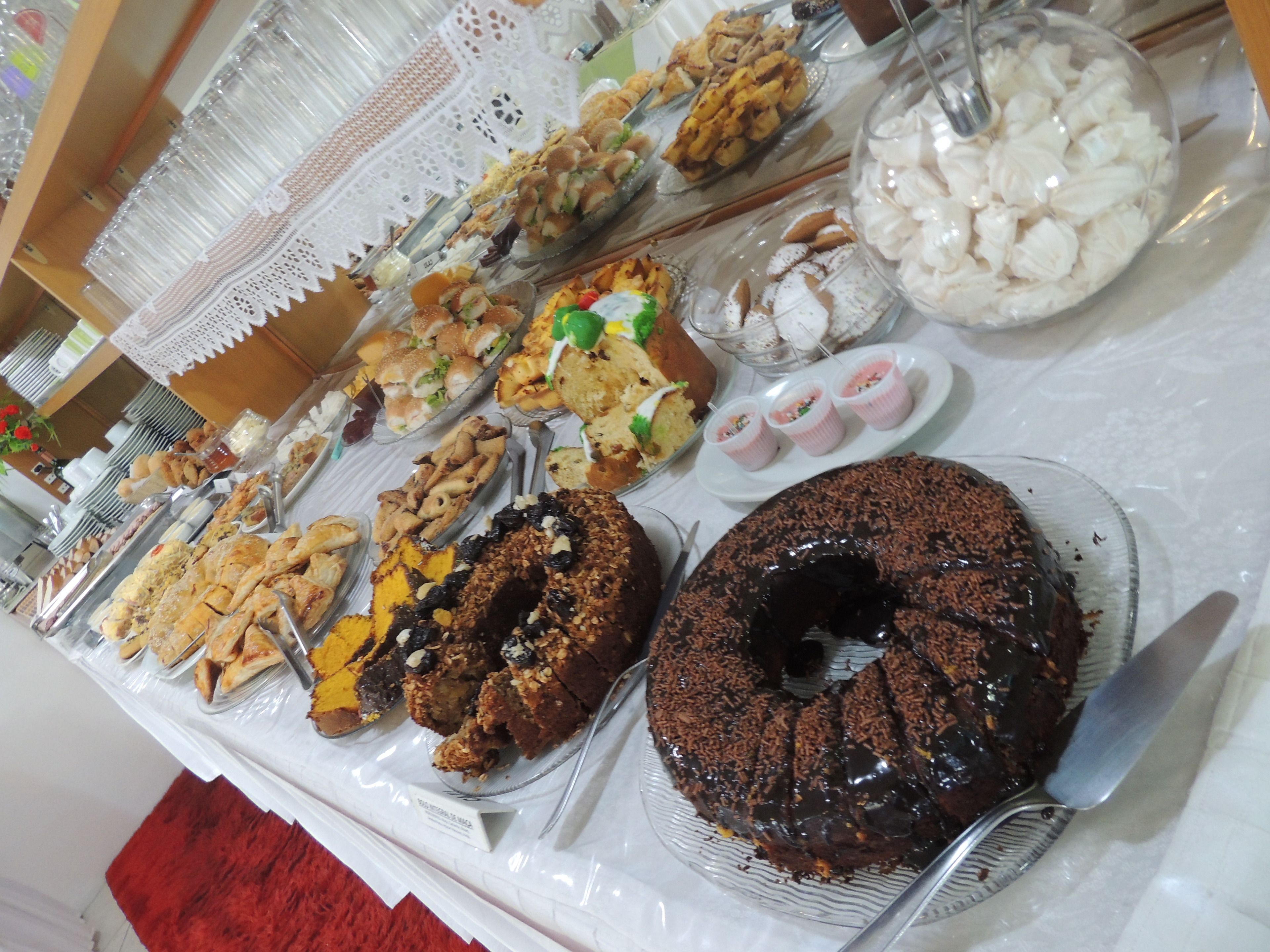 free daily full breakfast