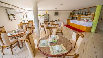 Free daily full breakfast