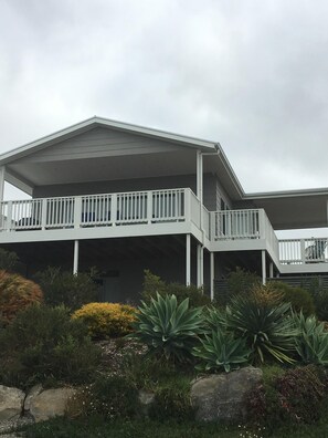 Exterior - Beautiful deck with stunning ocean views (Encounter Bay)