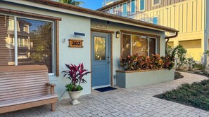 Exterior detail - Lido Breeze Tropical Private Pool Home Near Beach & St. Armands (Sarasota)