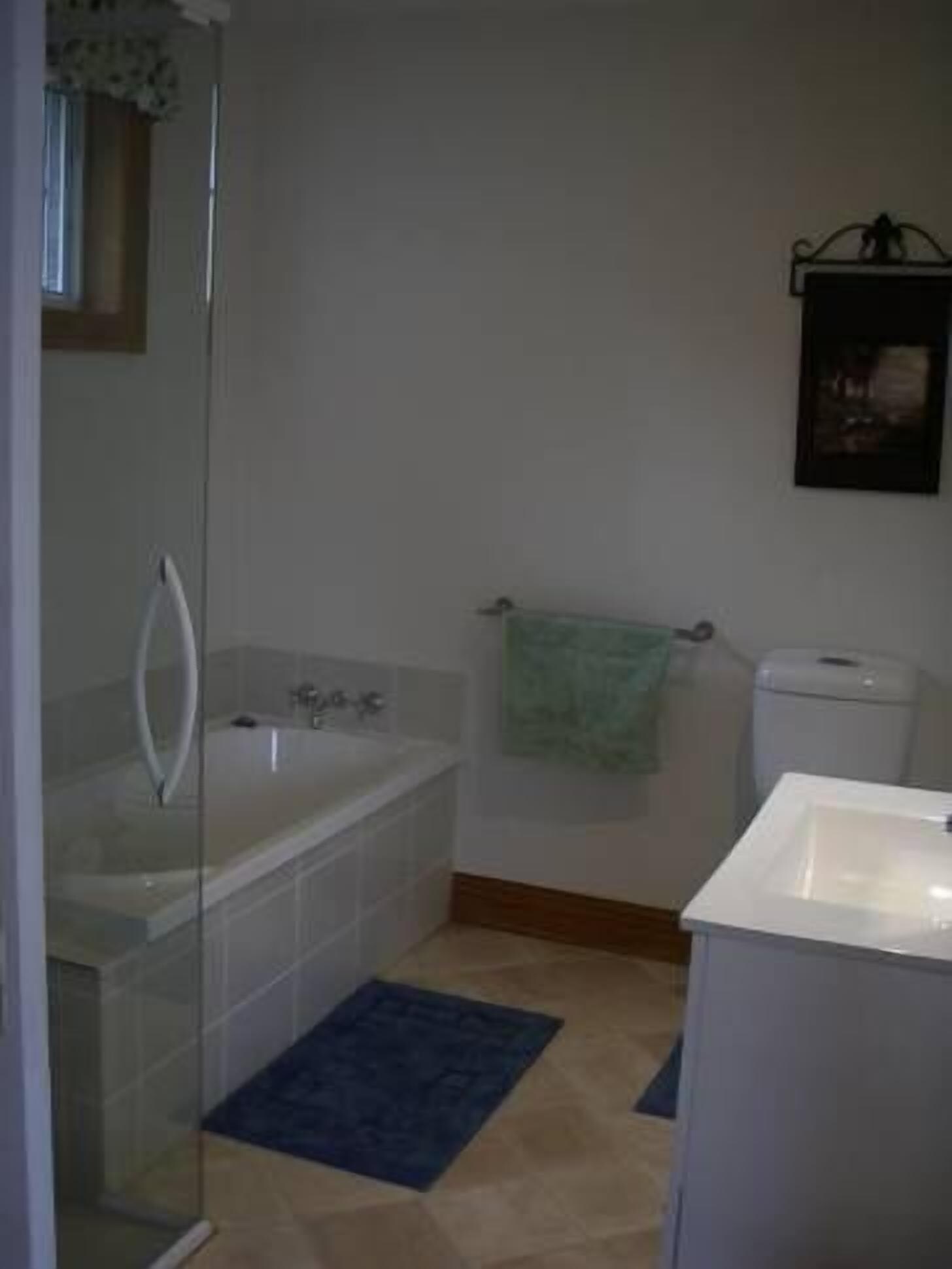 Island Views-Graham's Cottage Country Style — image 6