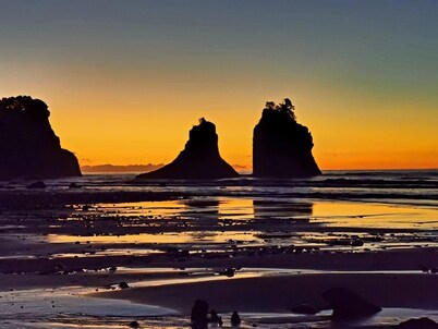 Bach11 at beautiful Onaero Bay, so close to New Plymouth ...