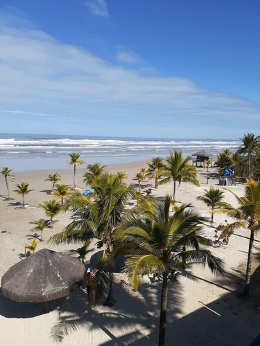 Two-story house in Morada Praia with Wi-Fi, swimming pool, 4 suites, 4 parking spaces, 257 sq m, 6 bathrooms.