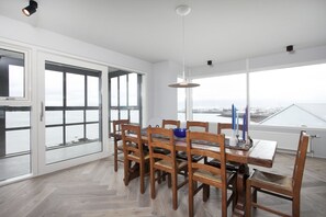 Dining - Ocean View Luxury Apartment in Central Reykjavik (Vesturbær)