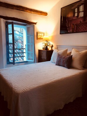 3 chambres, bureau, fer et planche à repasser, Wi-Fi gratuit