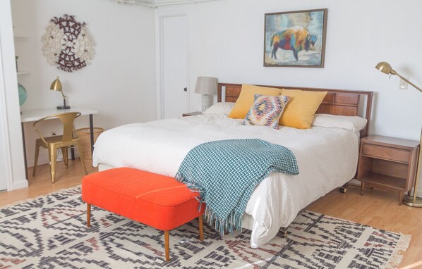3 bedrooms, desk, iron/ironing board, free WiFi