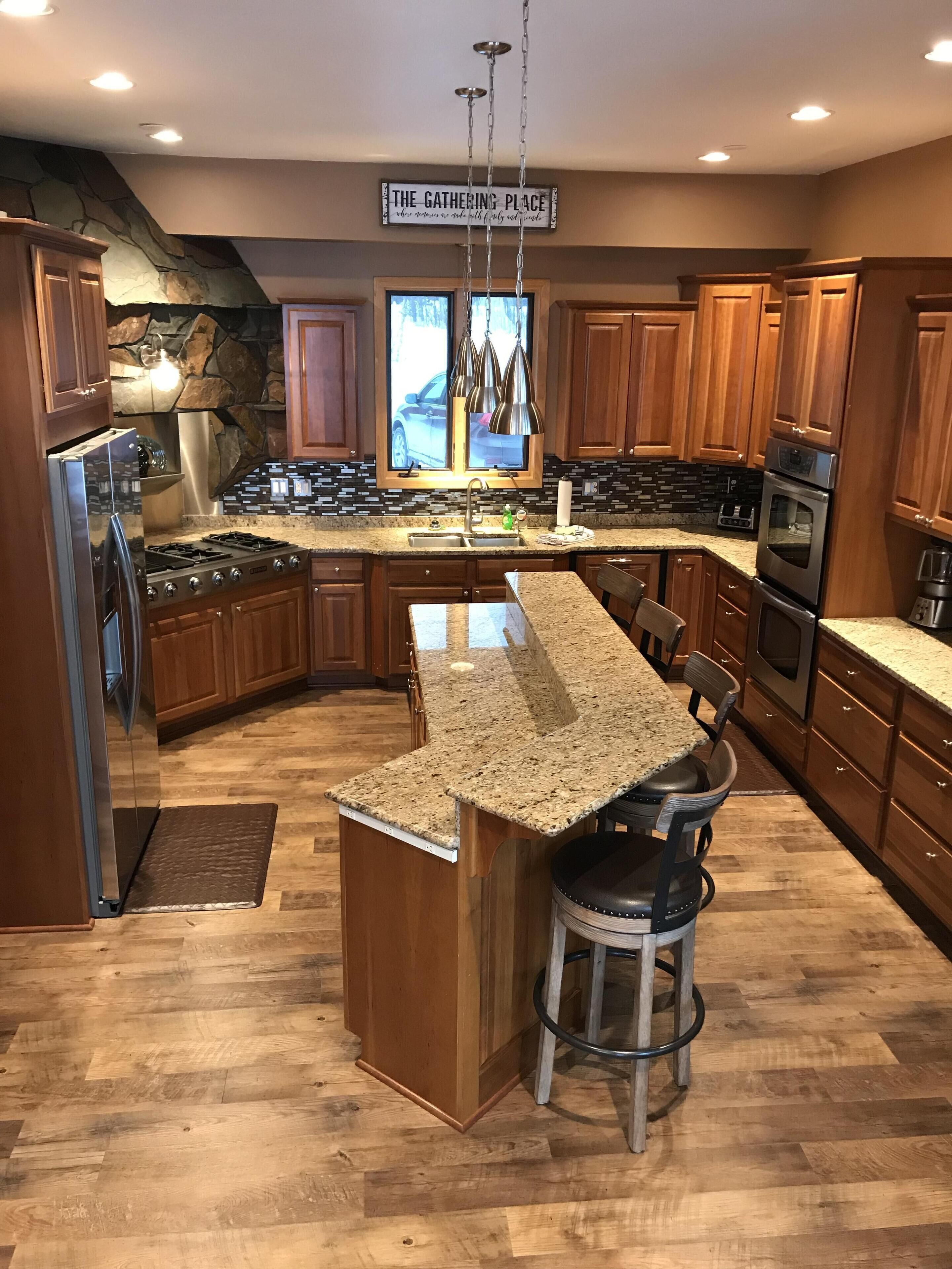 Gorgeous Chalet on Superior - Snowmobile/ATV Trails 100 yds from the Front Door!