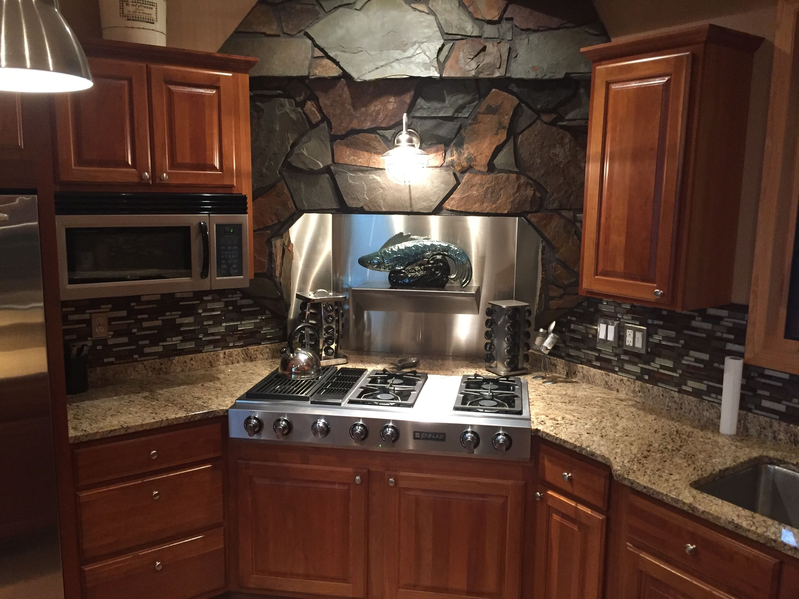 Gorgeous Chalet on Superior - Snowmobile/ATV Trails 100 yds from the Front Door!