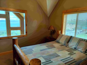 6 bedrooms, iron/ironing board, free WiFi, bed sheets