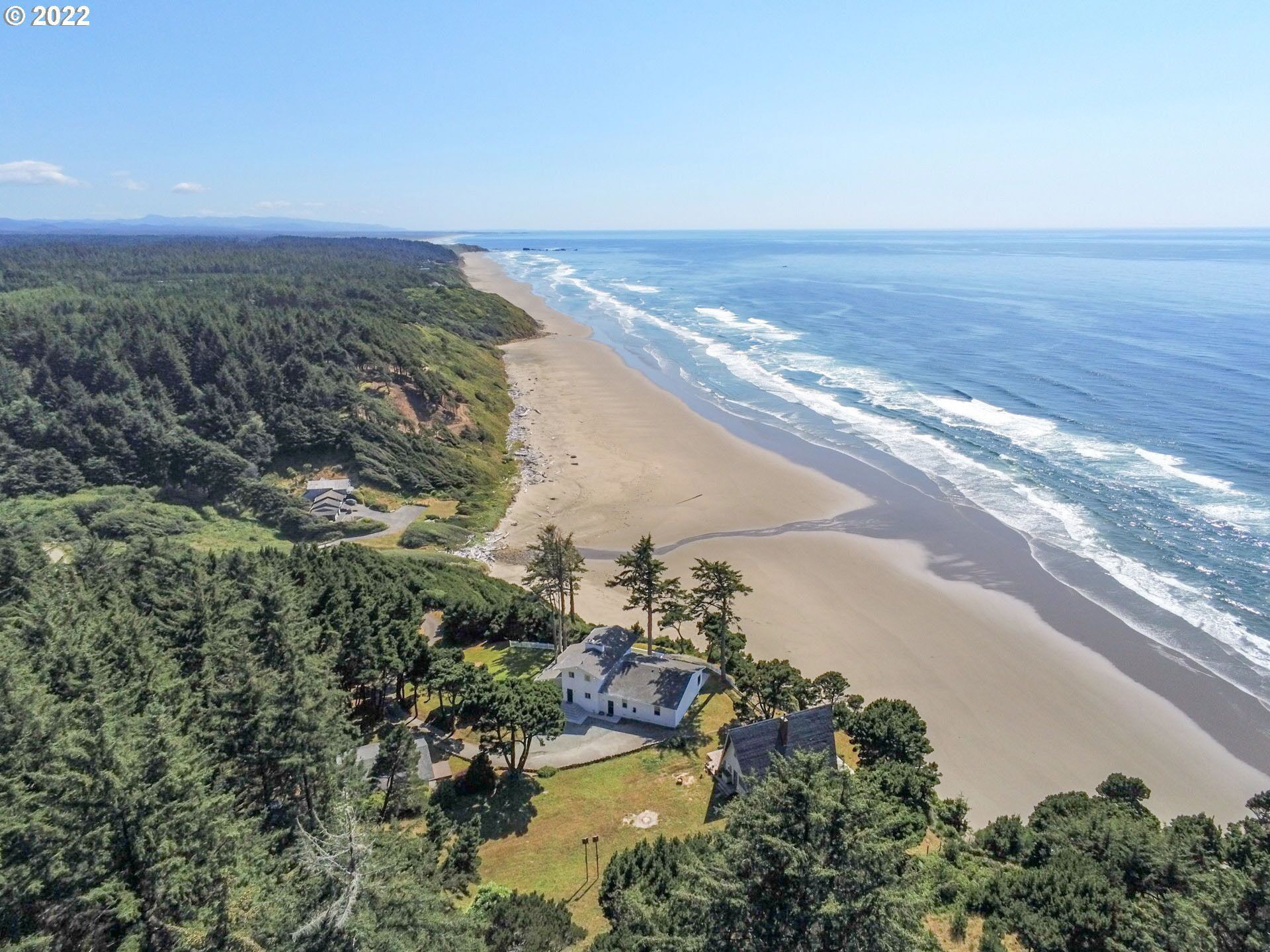 The Triton: Near Bandon Dunes Golf Resort with miles of sandy beach