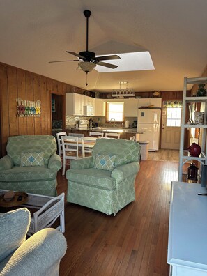 Smart TV, DVD player