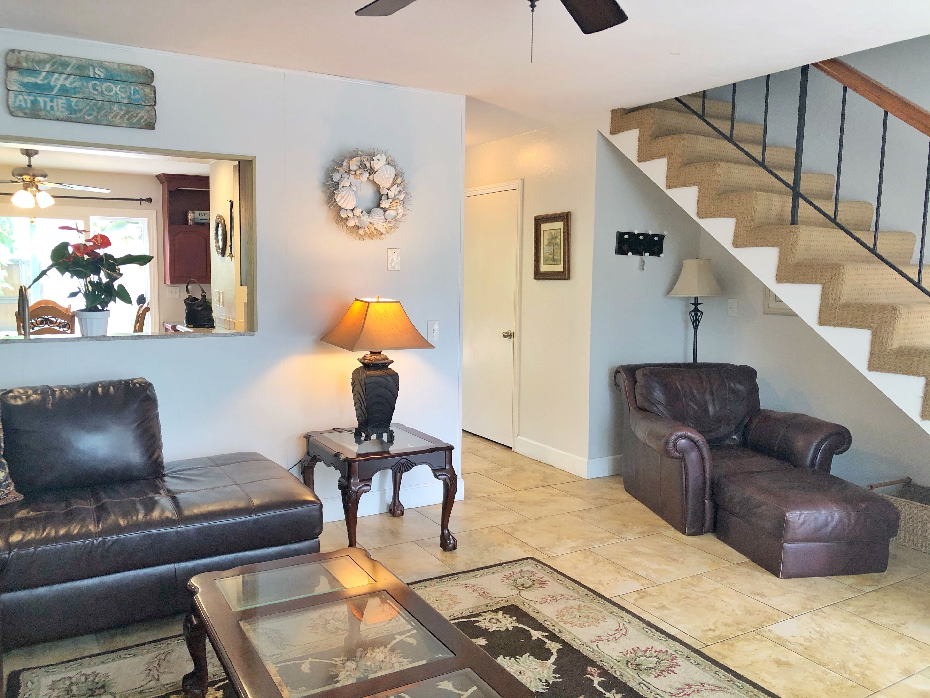 Cute 2 BD/2BA Oceanside House. One Block to Beach!