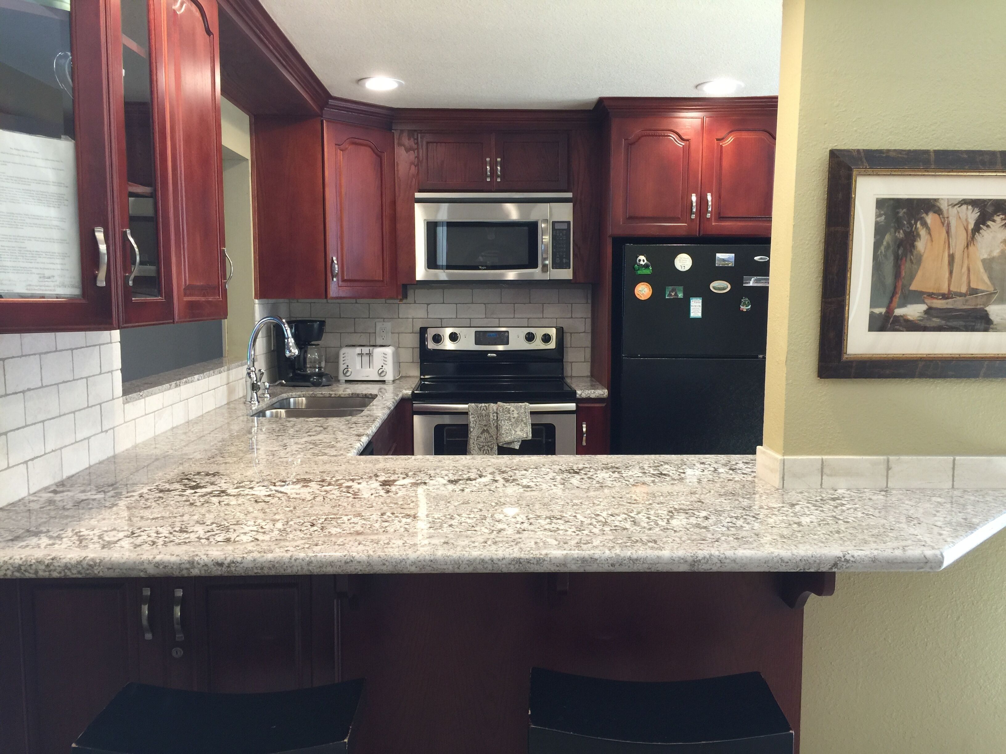 Cute 2 BD/2BA Oceanside House. One Block to Beach!