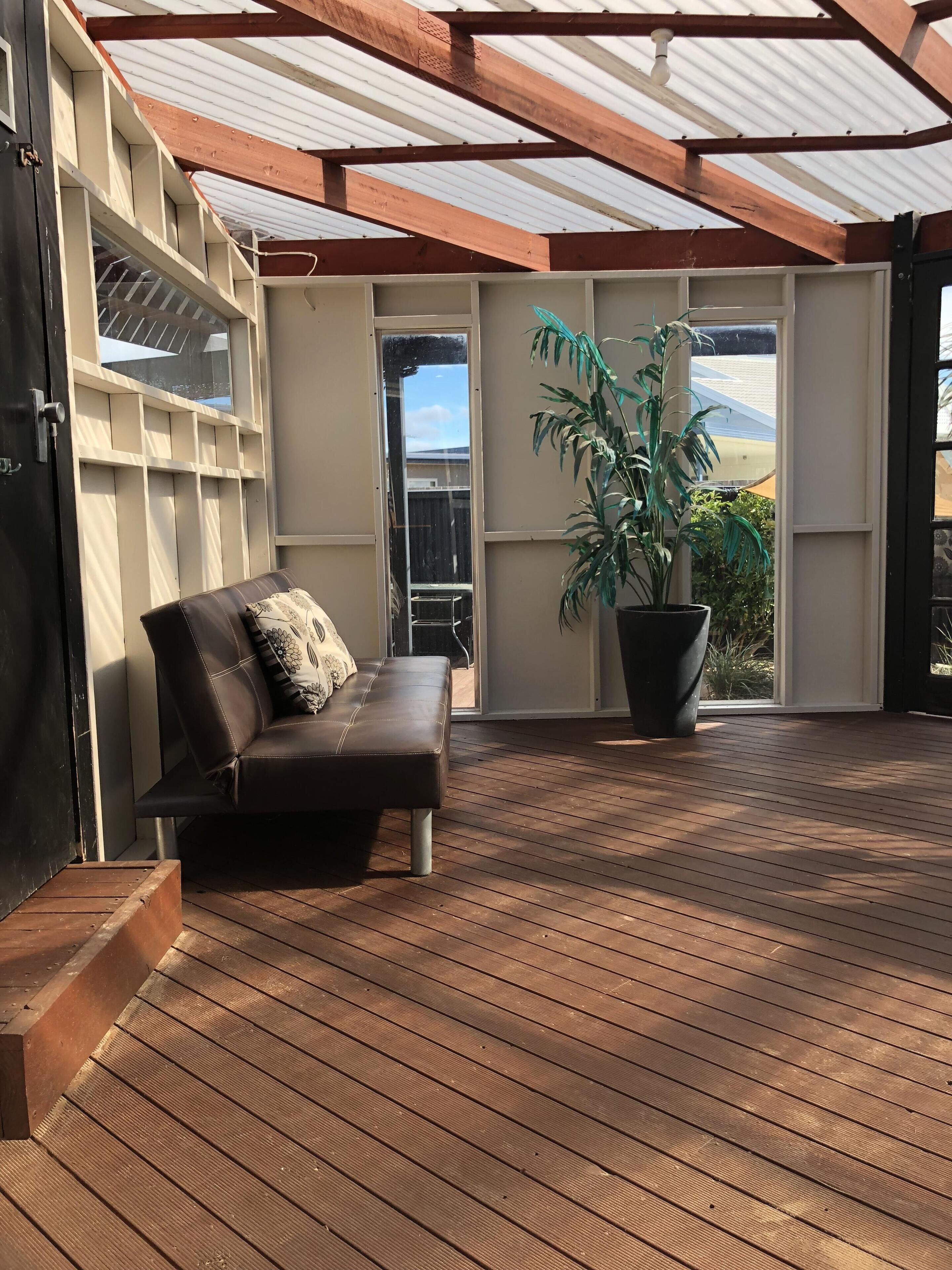 Carlton Beach Holiday House — image 16