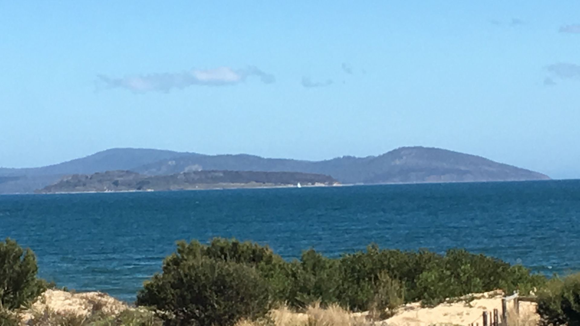 Carlton Beach Holiday House — image 21