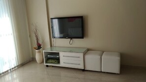 Interior - Beautiful apartment facing Tombo beach. (Tombo)