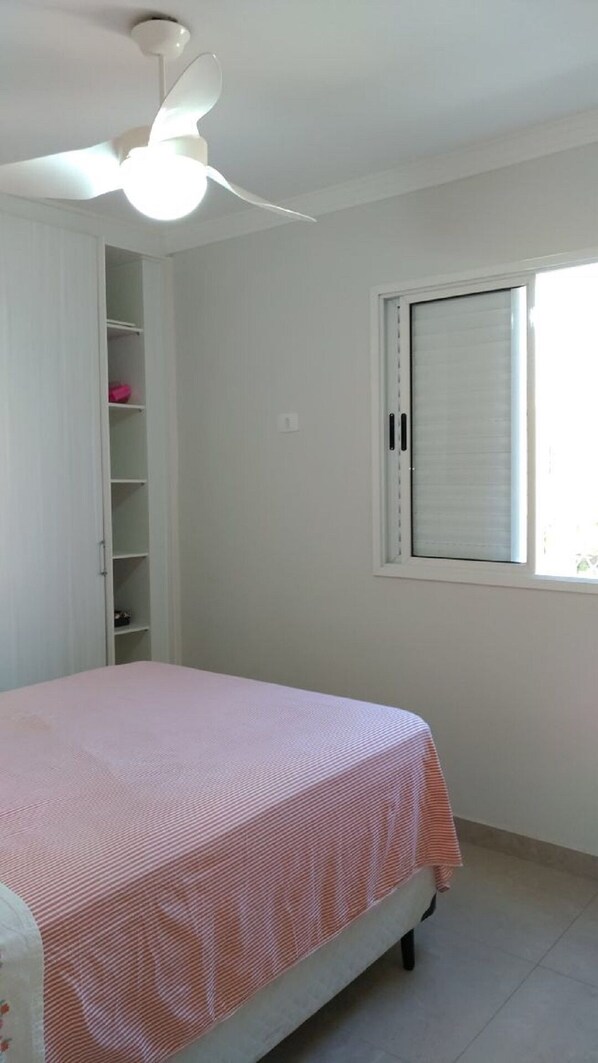 2 bedrooms, iron/ironing board, free WiFi