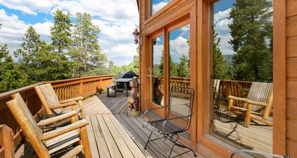 Escape to the Rockies! 3BR Cabin with Outdoor Space, Espresso Machine & Games!!