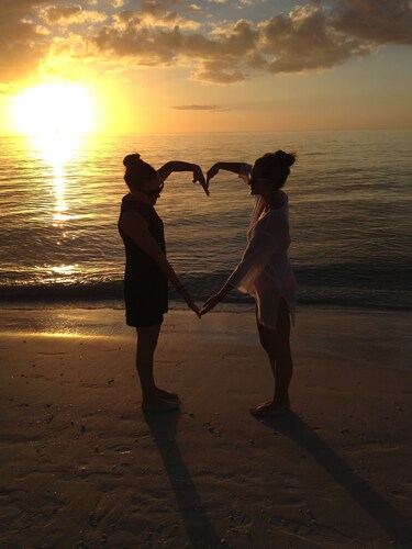 Tropical Paradise Awaits!Summer is starting to book! Dont miss out