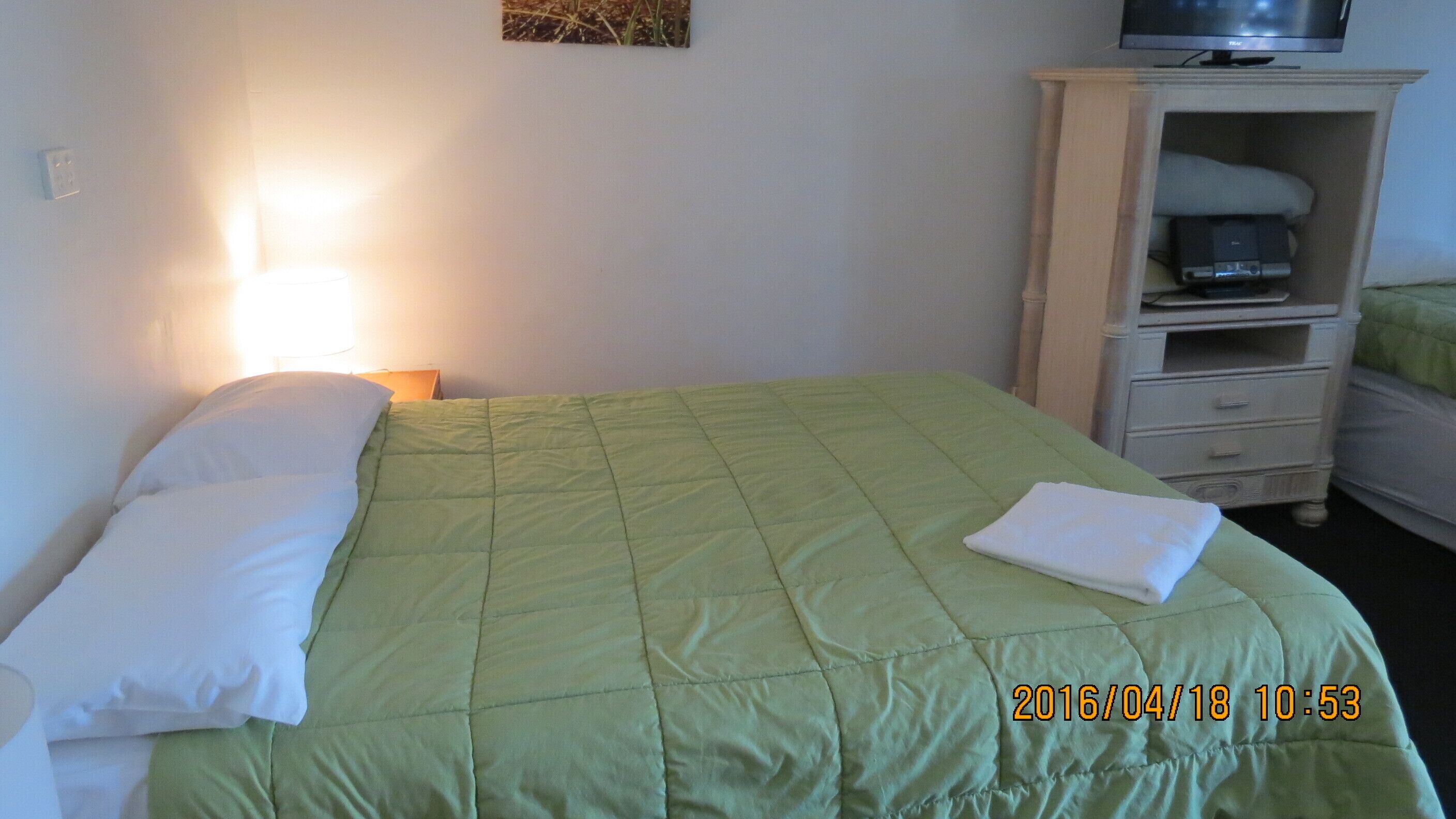 SUNSHINE WATERS - Large Waterfront — image 15