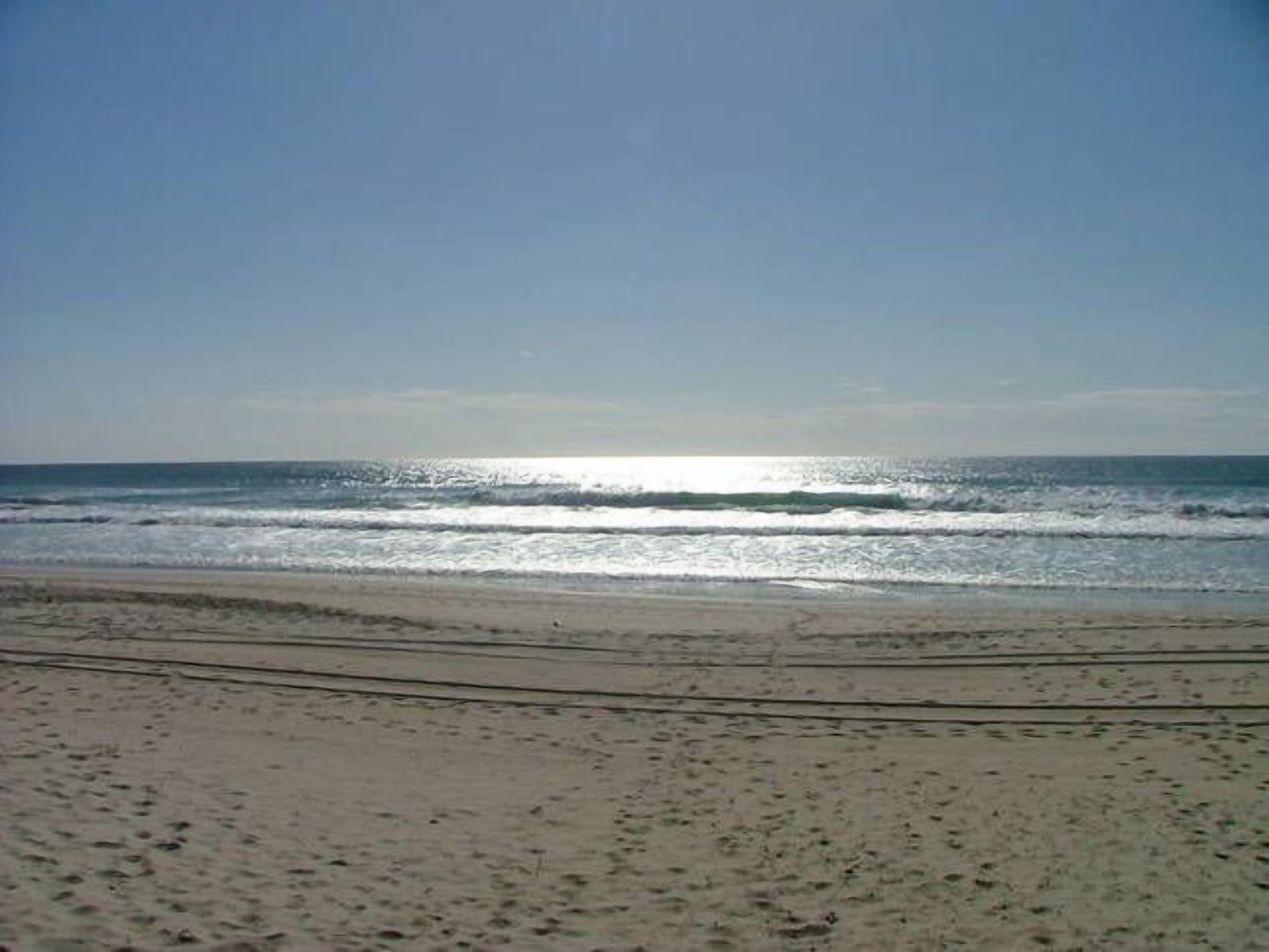 SUNSHINE WATERS - Large Waterfront — image 26