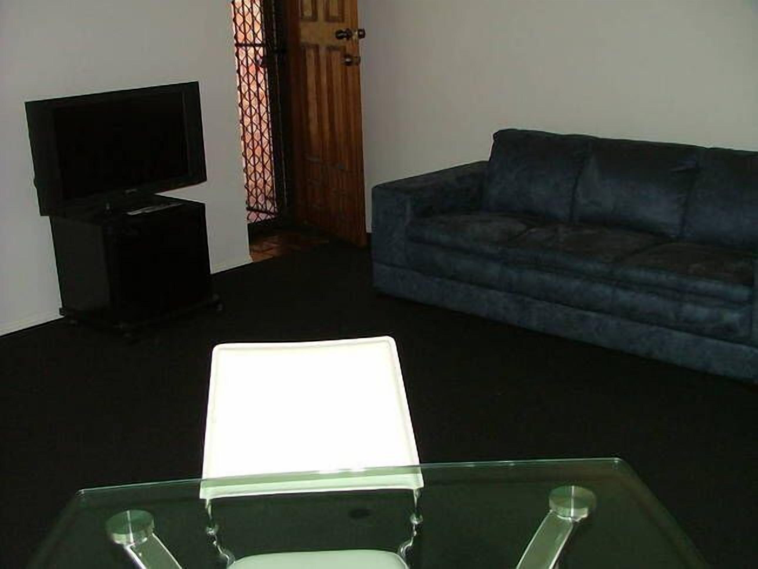 SUNSHINE WATERS - Large Waterfront — image 11