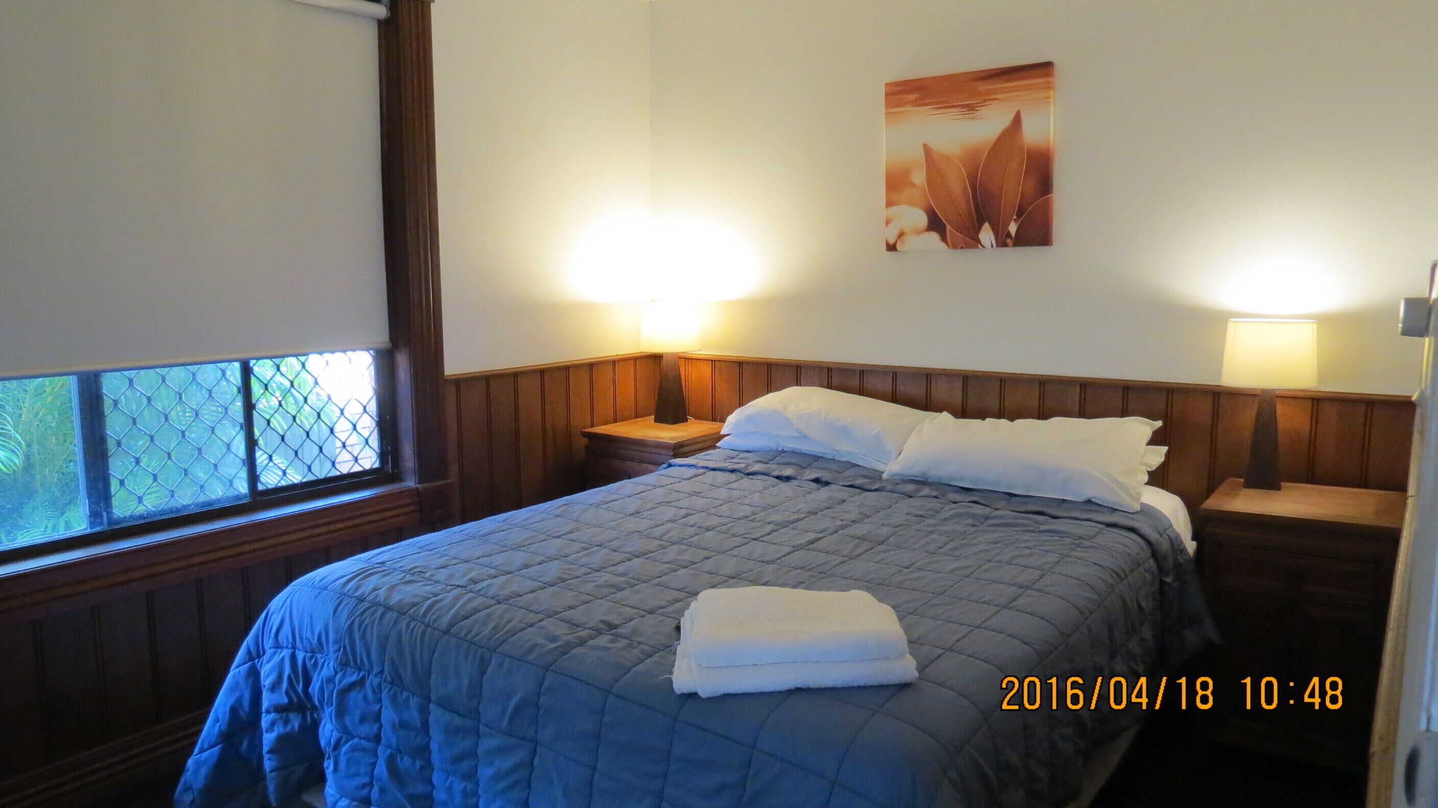 SUNSHINE WATERS - Large Waterfront — image 21