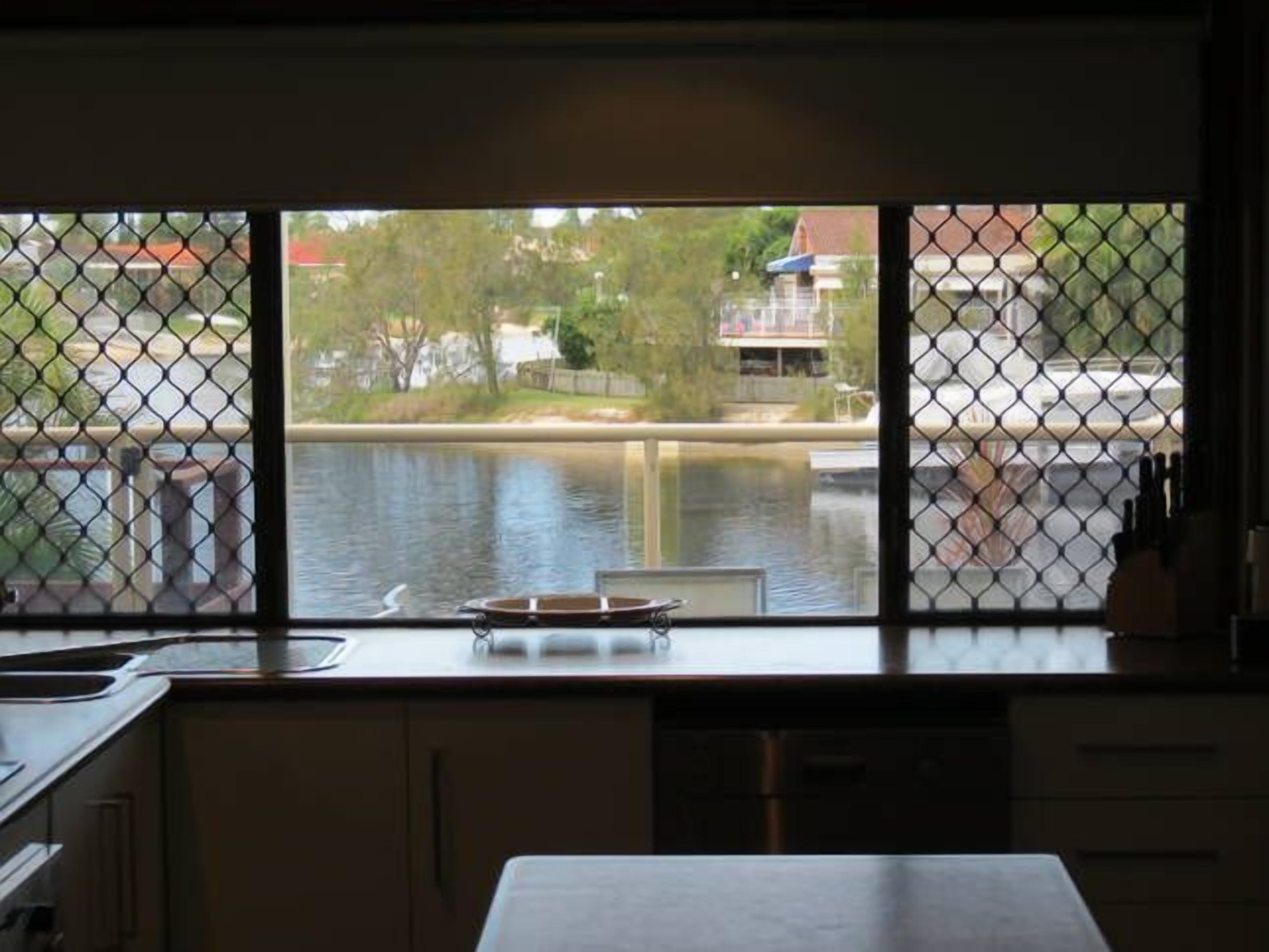 SUNSHINE WATERS - Large Waterfront — image 10