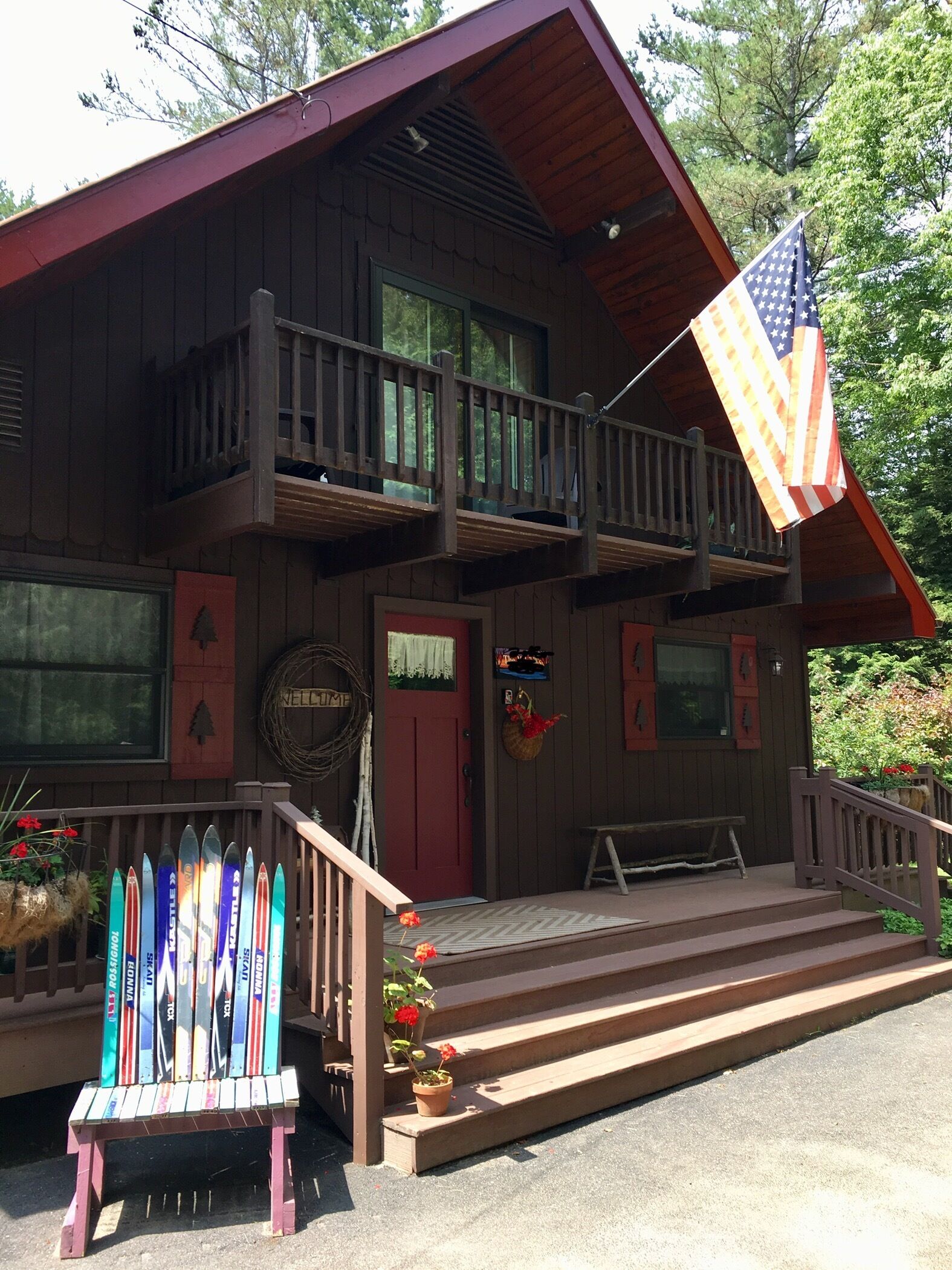 Unique, Private, & Walking Distance to Town