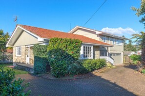 Exterior - Thermal Adventure - Plunge Pool, Sleeps 11 (Rotorua)