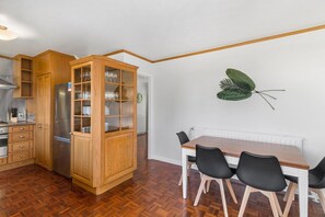 Dining - Thermal Adventure - Plunge Pool, Sleeps 11 (Rotorua)