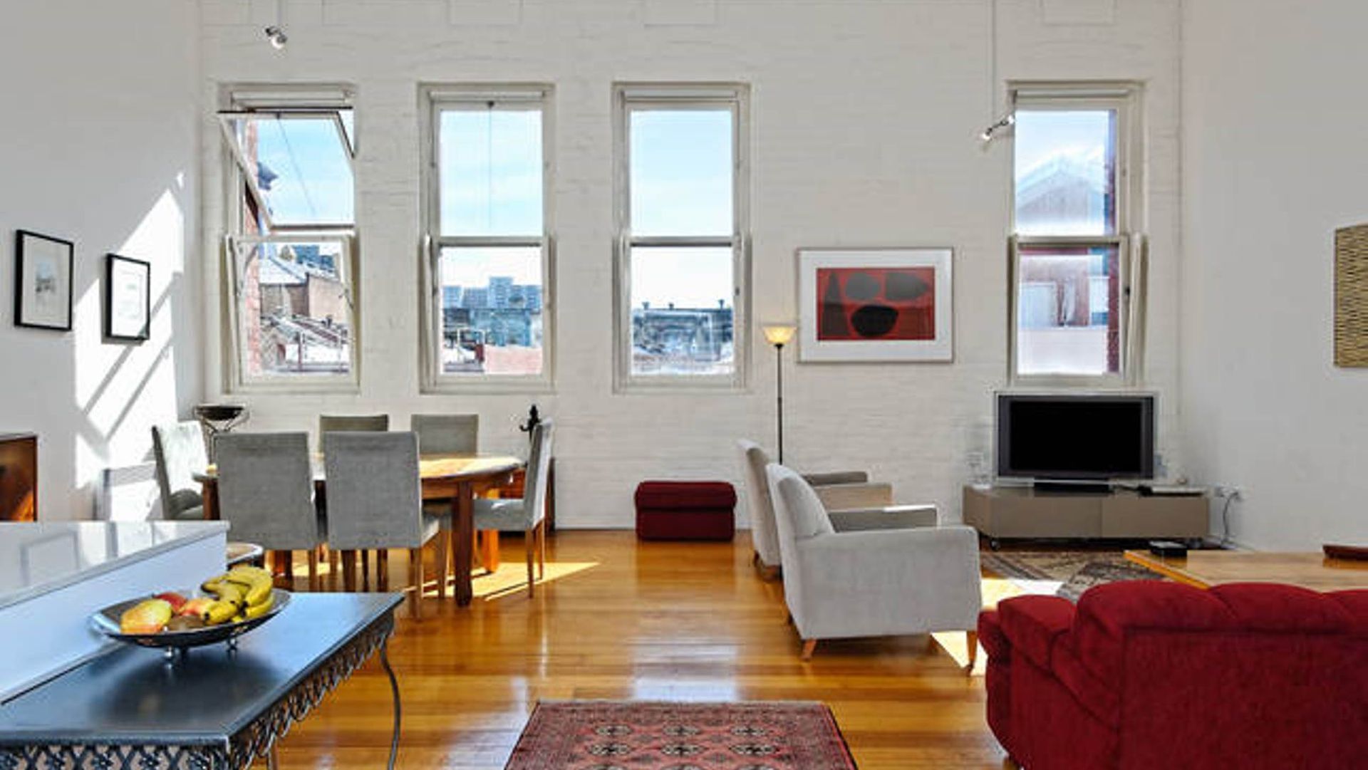 Stunning Inner city warehouse apartment — image 5