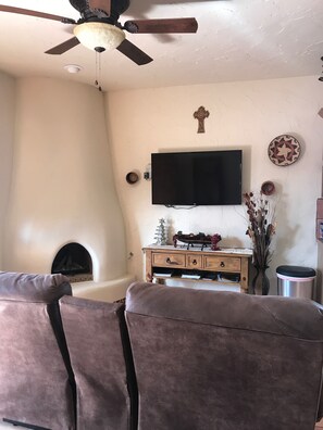 TV, fireplace, DVD player, stereo