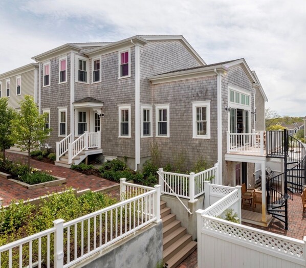 Exterior -  5 Bedrooms all with Ensuite Bathrooms. PROMO FOR WEEKLY STAY OF 5% (Provincetown)