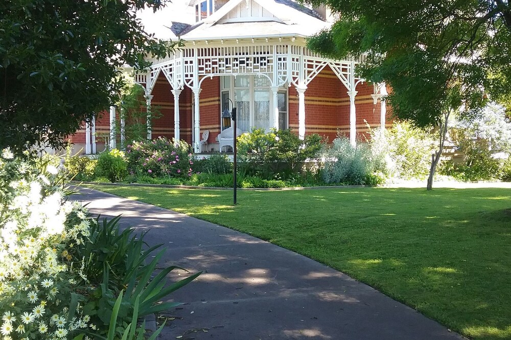 Hadenham House Victoria